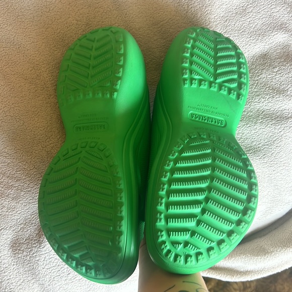Balenciaga crocs In green size 9 / 39 - Picture 3 of 5